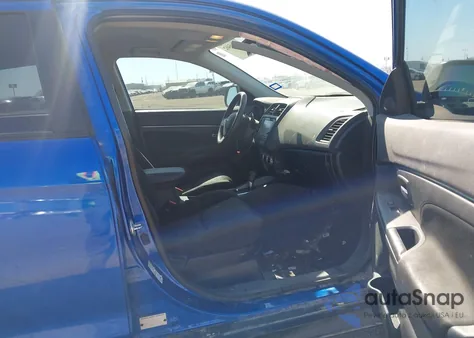 2020 Mitsubishi Outlander Sport 2.0 Es z USA, uszkodzony, nr VIN JA4AP3AU7LU008428